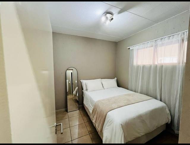 2 BEDROOM HOUSE FOR SALE IN FERNDALE